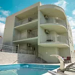La Perla Adriatica Trogir-seget Apartmán *